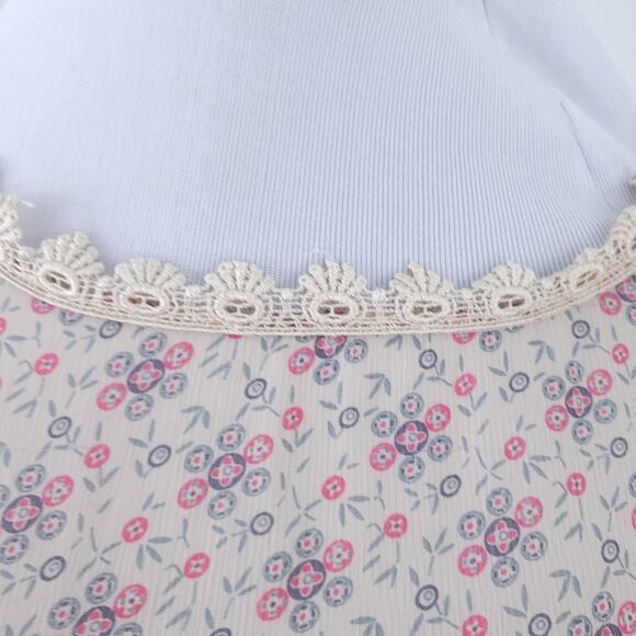 Free People Floral Semisheer Blouse Small, Tan Pink Flowers, Crochet Trim, Boho - Picture 5 of 10